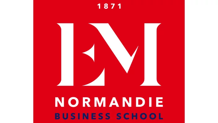 EM Normandie : trois étudiants vont traverser la Manche à la nage